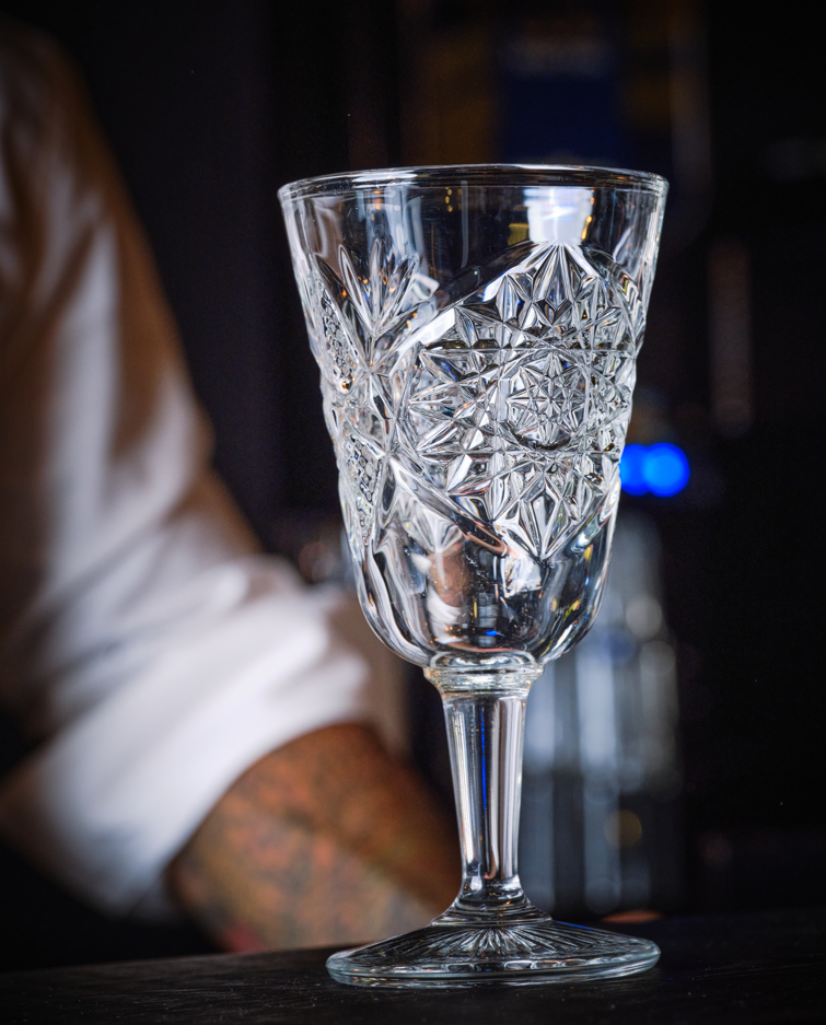 ONIS Hobstar Wine Glass.